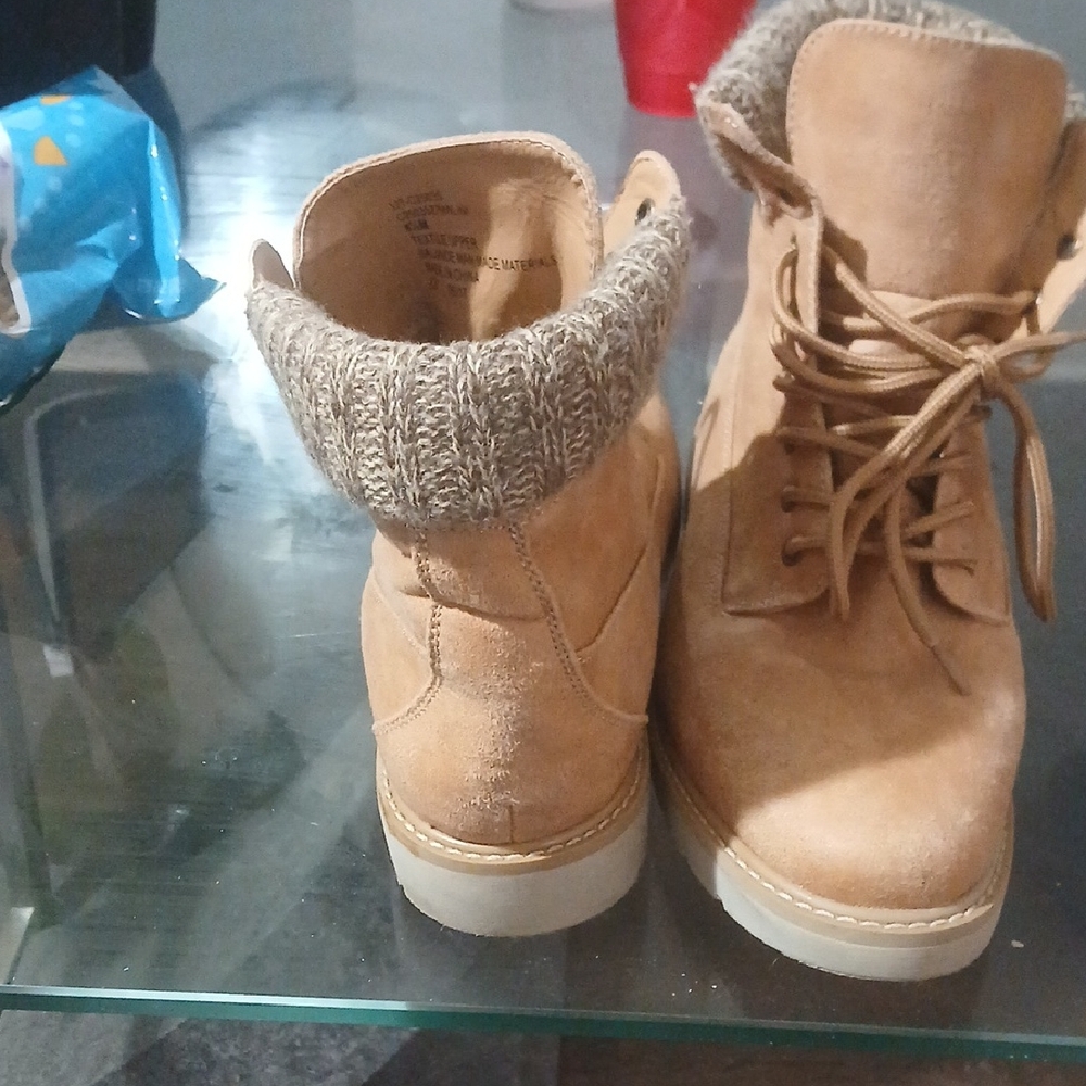 Stylish Tan Lace-Up Women's Boots
